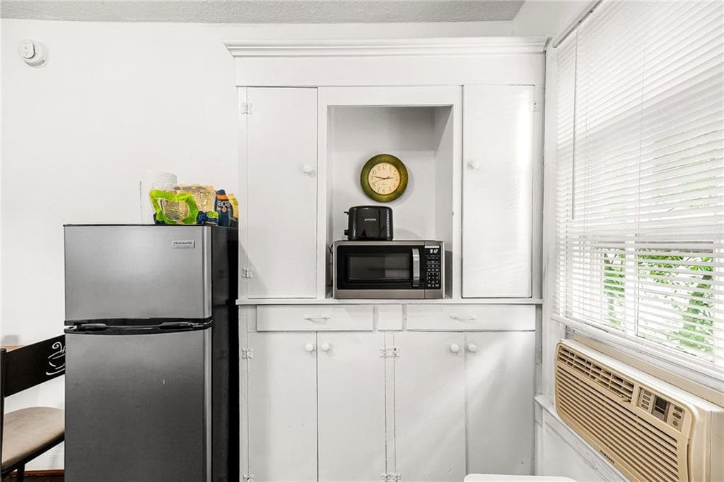 1 bedroom, 1 bathroom duplex for rent at 3635 Cantrell Road 4, Atlanta, GA 30319 for $1,700 a month — photo 8