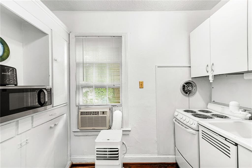 1 bedroom, 1 bathroom duplex for rent at 3635 Cantrell Road 4, Atlanta, GA 30319 for $1,700 a month — photo 9