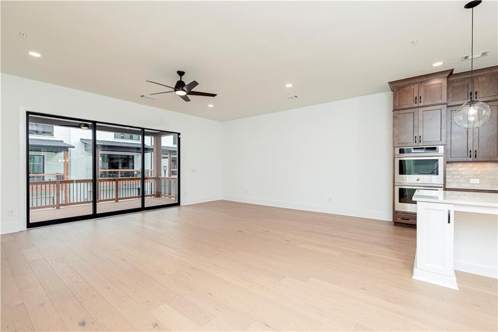 3 bedroom, 4 bathroom, 2,700 sq ft townhouse for sale at 5001 Hartwell Place, Alpharetta, GA 30009 — photo 10