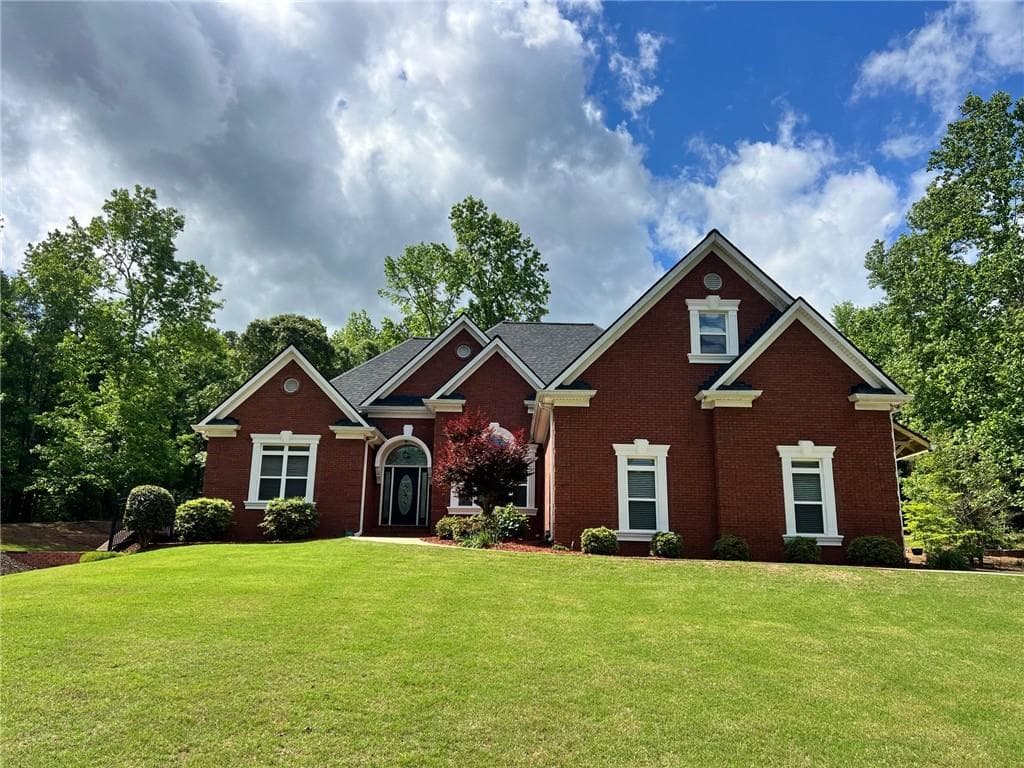 4 bedroom, 3 bathroom, 2,985 sq ft single family residence for rent at 194 Sweetwater Ridge, Hoschton, GA 30548 for $2,850 a month — photo 1 of 35