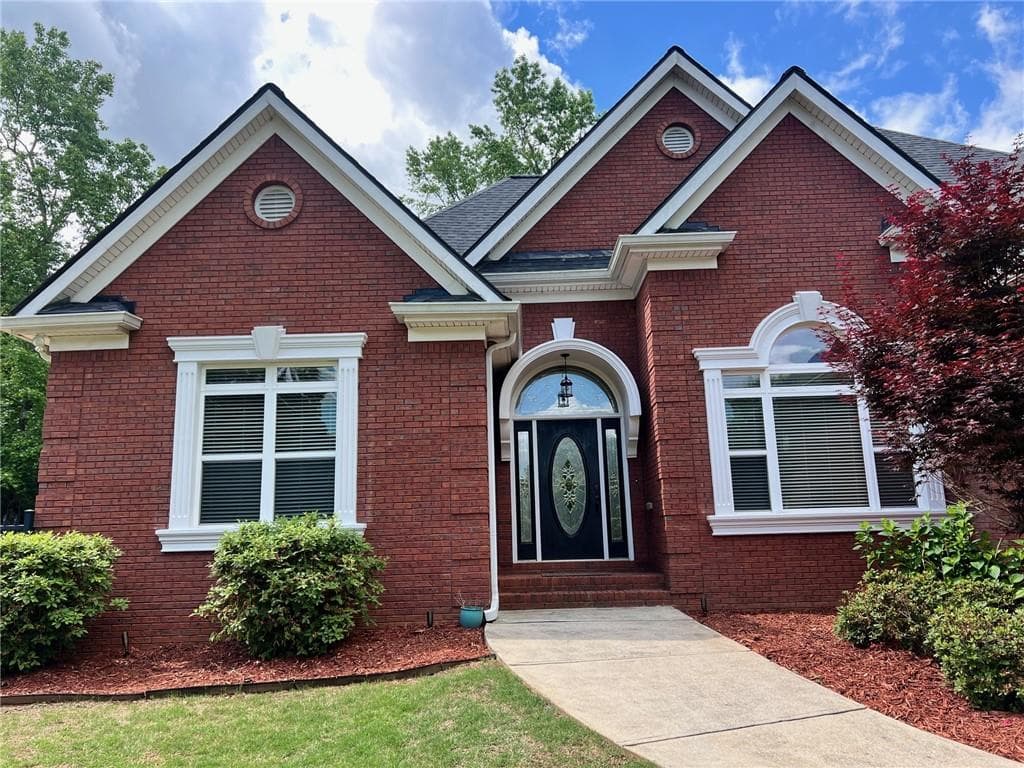 4 bedroom, 3 bathroom, 2,985 sq ft single family residence for rent at 194 Sweetwater Ridge, Hoschton, GA 30548 for $2,850 a month — photo 2