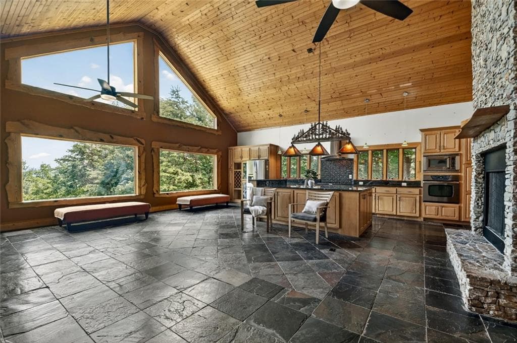3 bedroom, 3 bathroom, 4,868 sq ft single family residence for sale at 762 Pettit Ridge Road, Ellijay, GA 30536 — photo 6