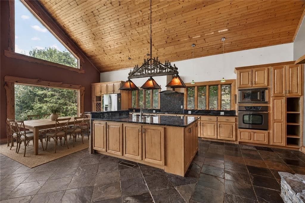 3 bedroom, 3 bathroom, 4,868 sq ft single family residence for sale at 762 Pettit Ridge Road, Ellijay, GA 30536 — photo 7