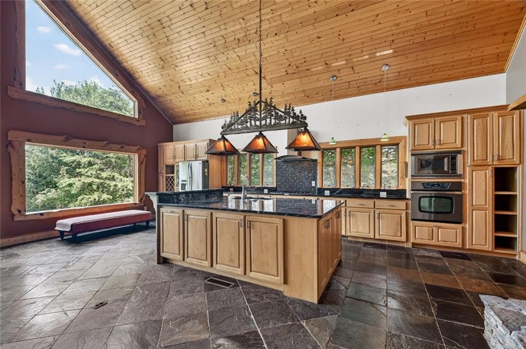 3 bedroom, 3 bathroom, 4,868 sq ft single family residence for sale at 762 Pettit Ridge Road, Ellijay, GA 30536 — photo 9