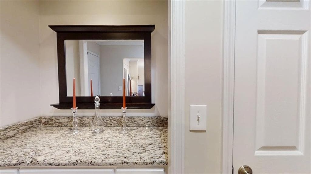 2 bedroom, 2 bathroom, 1,070 sq ft condominium for sale at 300 Johnson Ferry Road B506, Sandy Springs, GA 30328 — photo 4