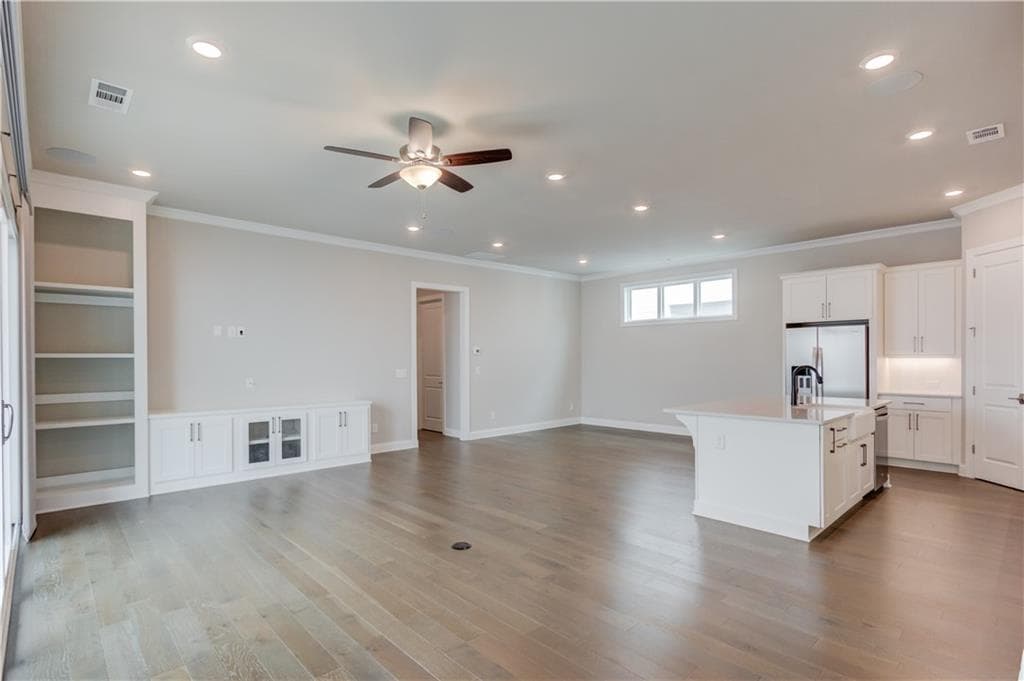 3 bedroom, 4 bathroom, 2,623 sq ft single family residence for sale at 704 Hickory Hollow Walk, Canton, GA 30115 — photo 7