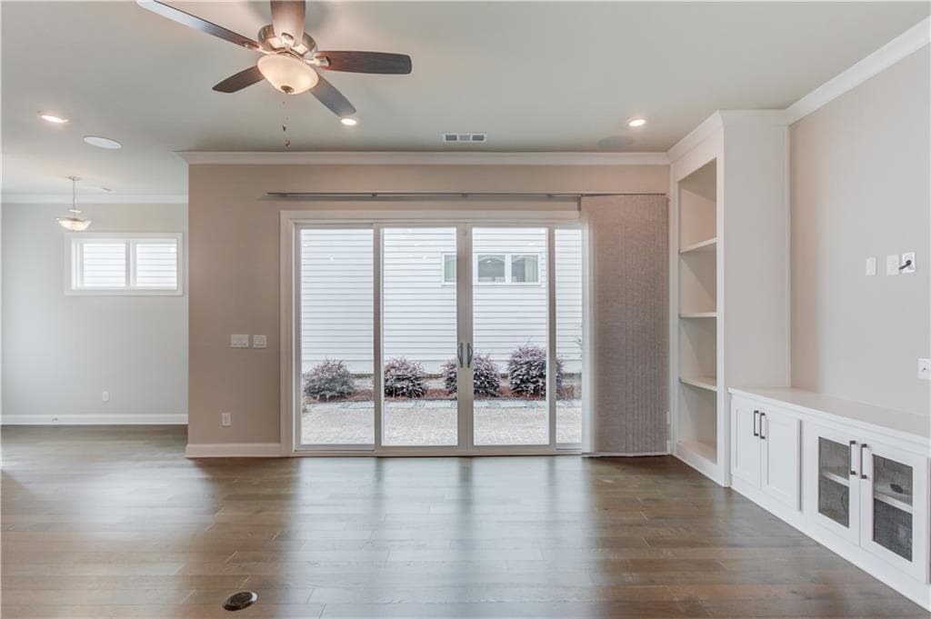 3 bedroom, 4 bathroom, 2,623 sq ft single family residence for sale at 704 Hickory Hollow Walk, Canton, GA 30115 — photo 9