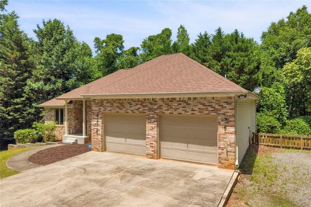 3 bedroom, 3 bathroom, 3,354 sq ft single family residence for sale at 160 Quail Ridge Drive, Cleveland, GA 30528 — photo 6