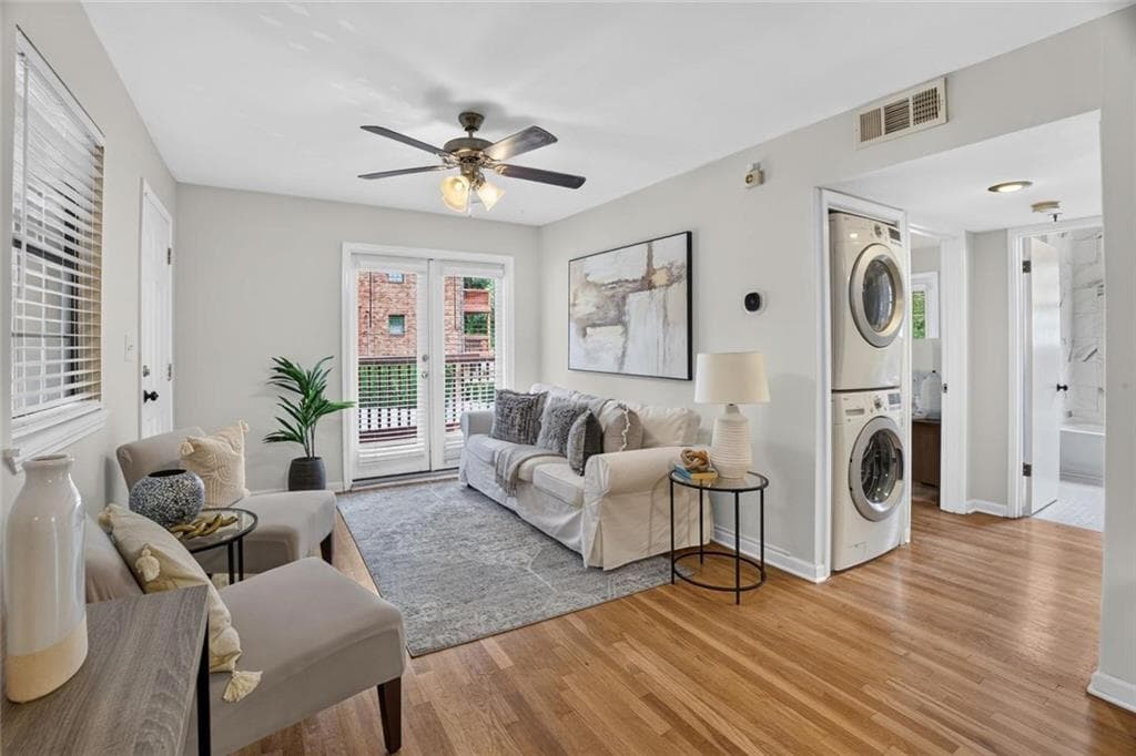 2 bedroom, 1 bathroom, 700 sq ft condominium for sale at 890 Glendale Terrace 1, Atlanta, GA 30309 — photo 2