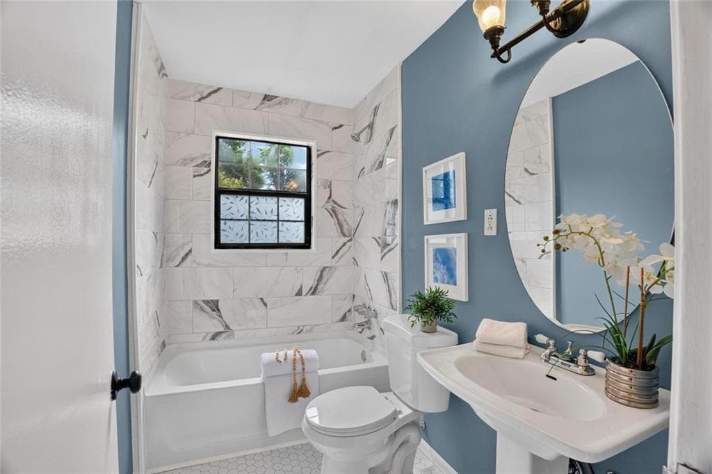 2 bedroom, 1 bathroom, 700 sq ft condominium for sale at 890 Glendale Terrace 1, Atlanta, GA 30309 — photo 4