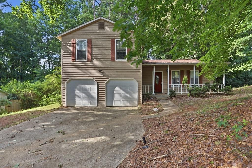 3 bedroom, 2 bathroom, 1,443 sq ft single family residence under contract at 5389 Martins Crossing Road, Stone Mountain, GA 30088 — photo 2