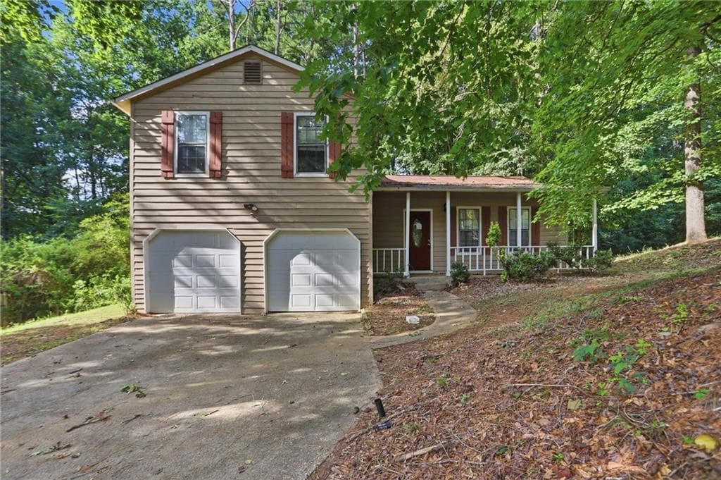 3 bedroom, 2 bathroom, 1,443 sq ft single family residence under contract at 5389 Martins Crossing Road, Stone Mountain, GA 30088 — photo 3