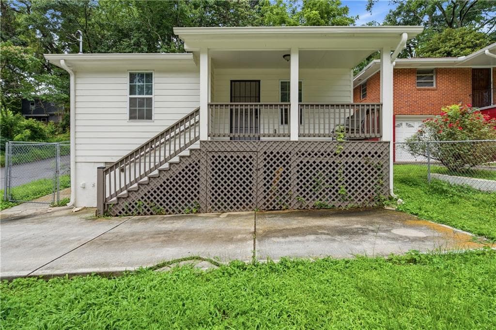 2 bedroom, 2 bathroom single family residence for rent at 226 Thornton Street, Atlanta, GA 30315 for $1,700 a month — photo 2