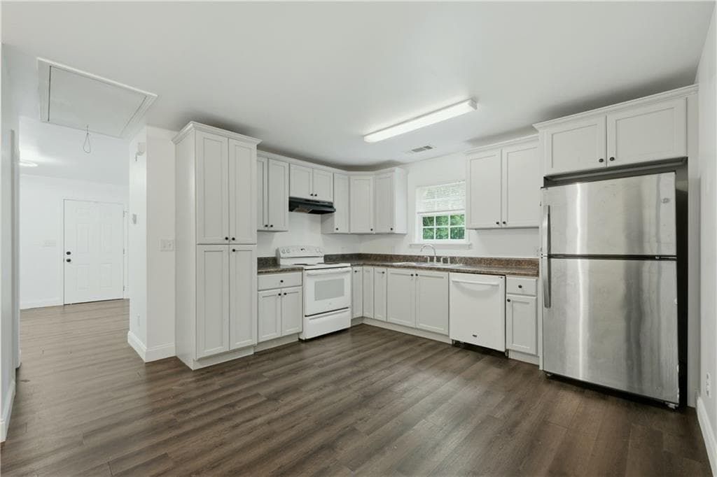2 bedroom, 2 bathroom single family residence for rent at 226 Thornton Street, Atlanta, GA 30315 for $1,700 a month — photo 10