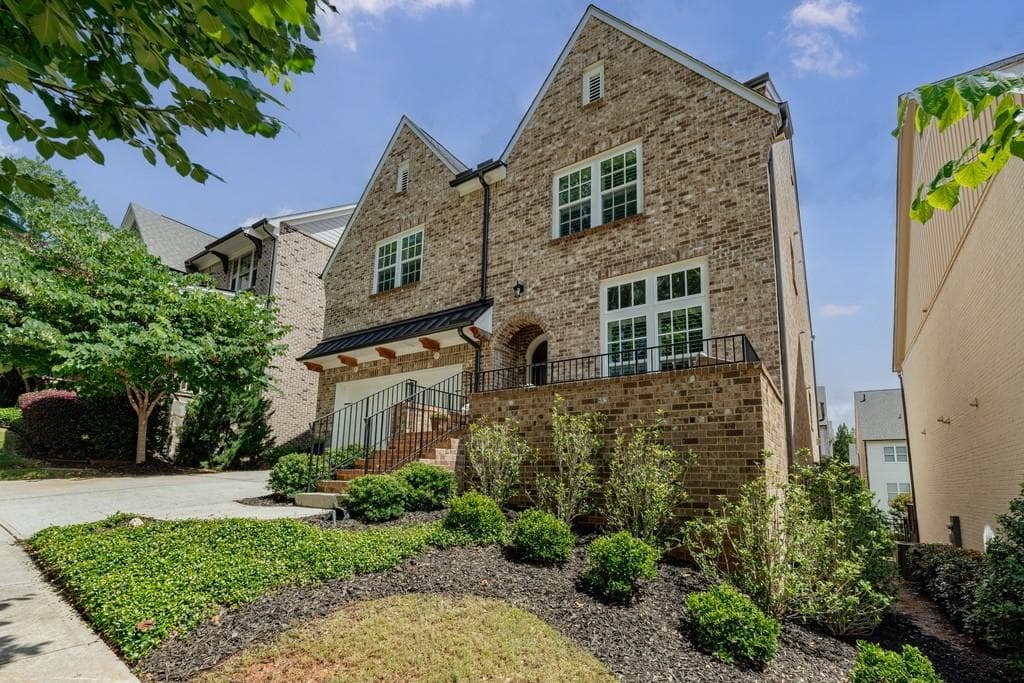 5 bedroom, 5 bathroom, 5,175 sq ft single family residence for sale at 320 Harp Street, Alpharetta, GA 30009 — photo 3