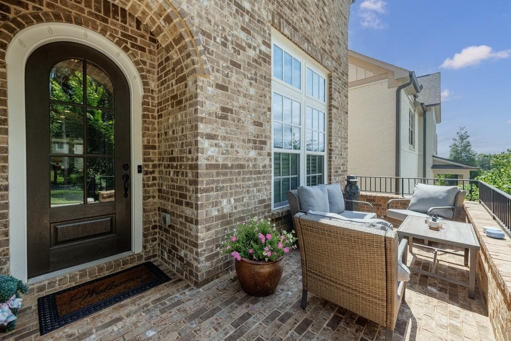 5 bedroom, 5 bathroom, 5,175 sq ft single family residence for sale at 320 Harp Street, Alpharetta, GA 30009 — photo 4