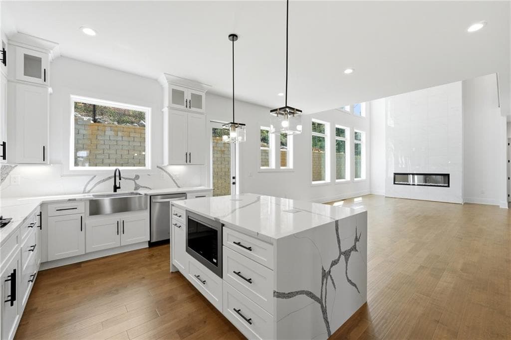 5 bedroom, 4 bathroom, 3,687 sq ft single family residence for sale at 3985 Clifton Hill Court, Cumming, GA 30040 — photo 10