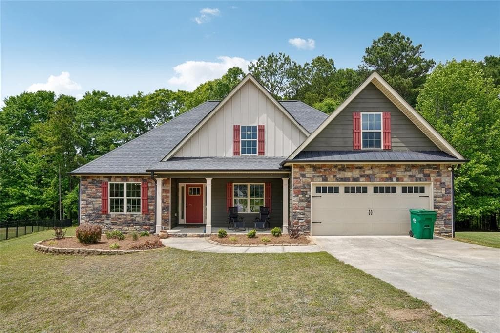 4 bedroom, 3 bathroom, 2,764 sq ft single family residence for sale at 103 Fieldstone Circle, Carrollton, GA 30116 — photo 2