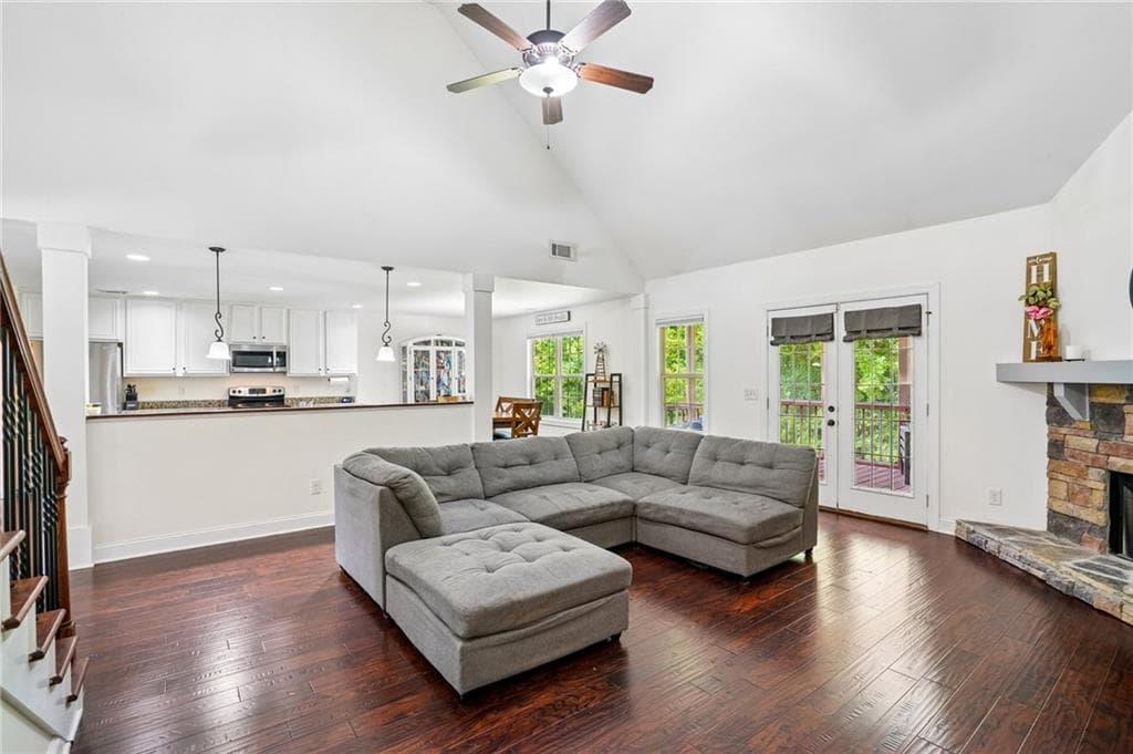 4 bedroom, 3 bathroom, 2,764 sq ft single family residence for sale at 103 Fieldstone Circle, Carrollton, GA 30116 — photo 8