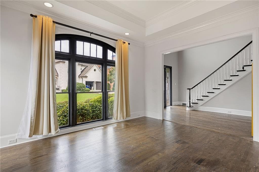 4 bedroom, 5 bathroom, 5,965 sq ft single family residence for sale at 4479 Chattahoochee Plantation Drive, Marietta, GA 30067 — photo 6