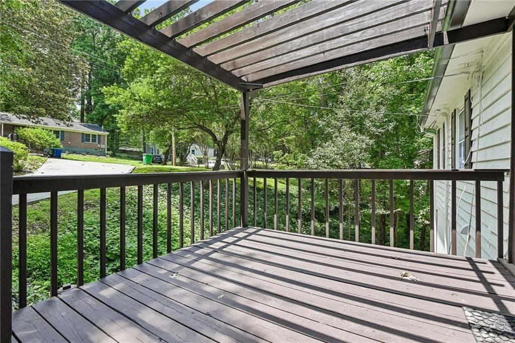 4 bedroom, 3 bathroom, 2,500 sq ft single family residence for sale at 2272 Vistamont Drive, Decatur, GA 30033 — photo 3