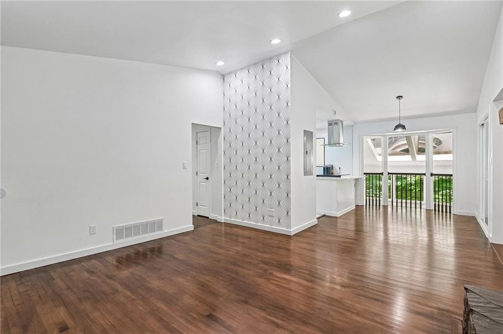 4 bedroom, 3 bathroom, 2,500 sq ft single family residence for sale at 2272 Vistamont Drive, Decatur, GA 30033 — photo 6