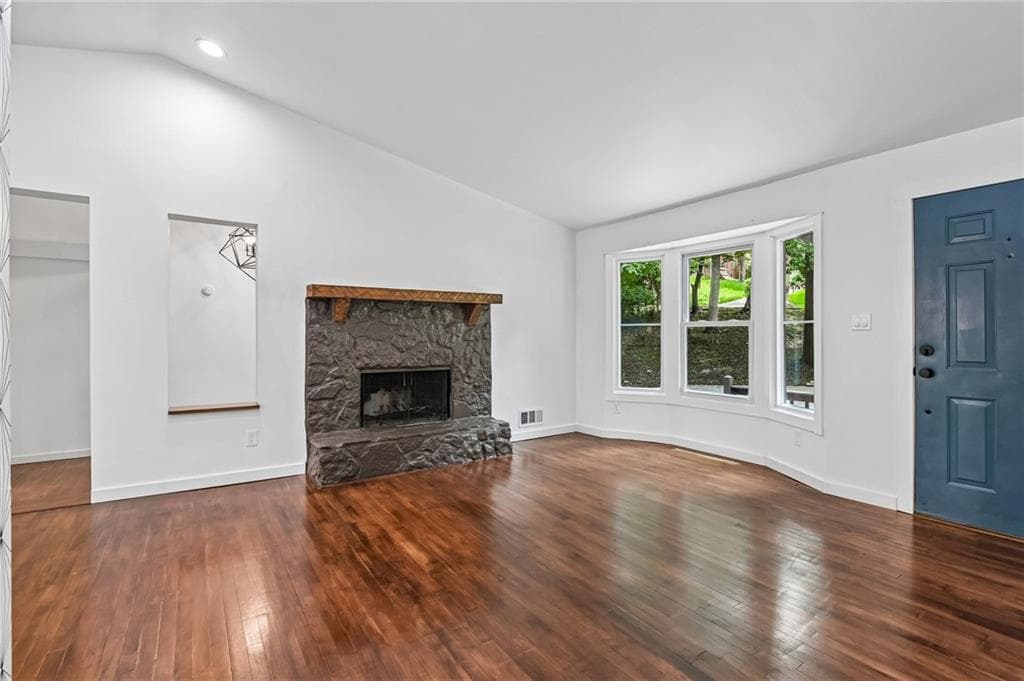 4 bedroom, 3 bathroom, 2,500 sq ft single family residence for sale at 2272 Vistamont Drive, Decatur, GA 30033 — photo 8