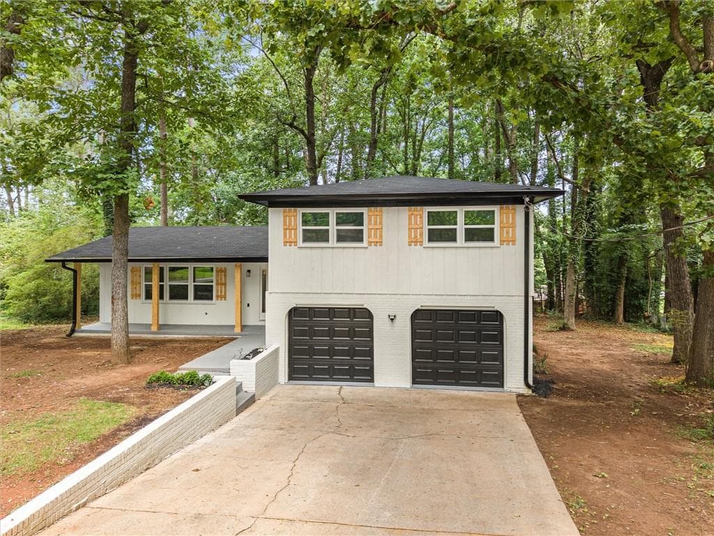 4 bedroom, 3 bathroom, 1,900 sq ft single family residence sold at 3137 E Chapel Circle, Decatur, GA 30034