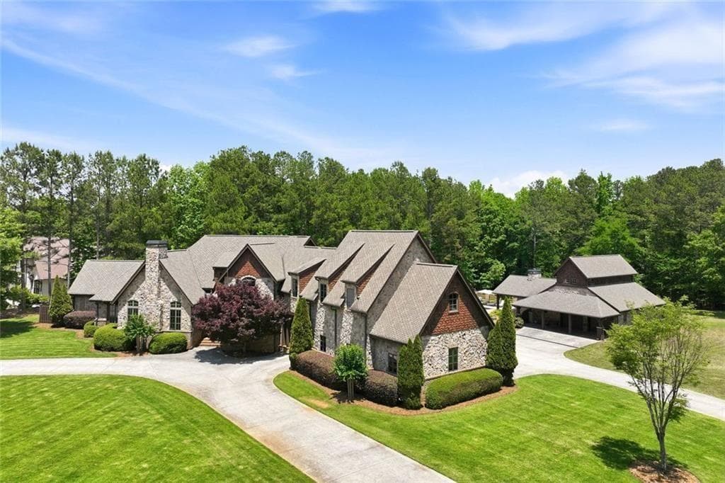 5 bedroom, 7 bathroom, 6,324 sq ft single family residence for sale at 605 Carriage Avenue, Jefferson, GA 30549