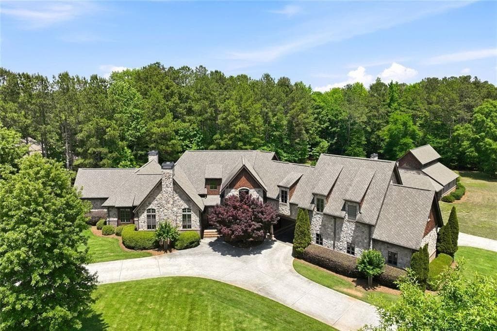 5 bedroom, 7 bathroom, 6,324 sq ft single family residence for sale at 605 Carriage Avenue, Jefferson, GA 30549 — photo 4