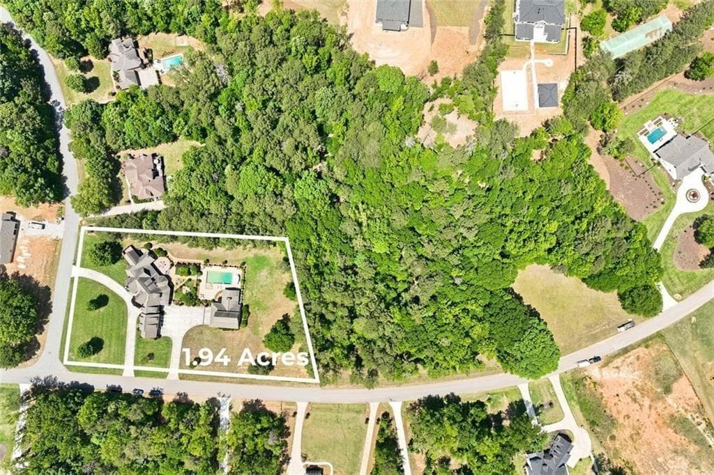 5 bedroom, 7 bathroom, 6,324 sq ft single family residence for sale at 605 Carriage Avenue, Jefferson, GA 30549 — photo 7
