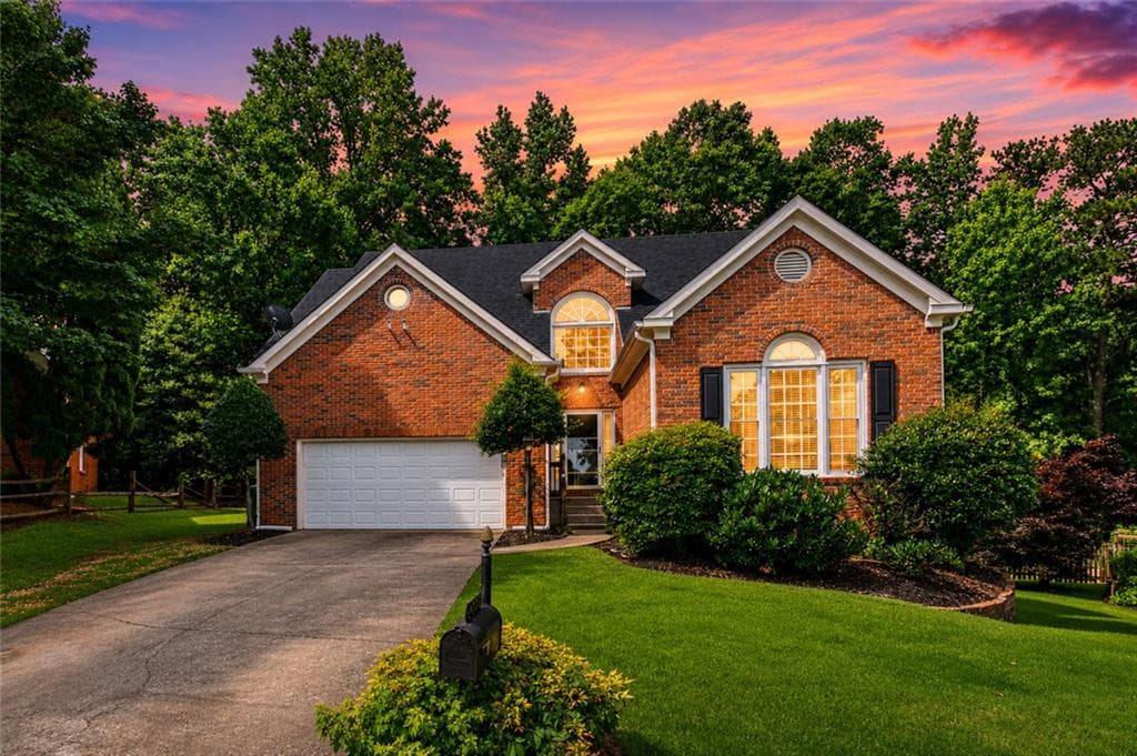 5 bedroom, 4 bathroom, 2,866 sq ft single family residence for sale at 2707 Glenrose Hill, Atlanta, GA 30341 — photo 2