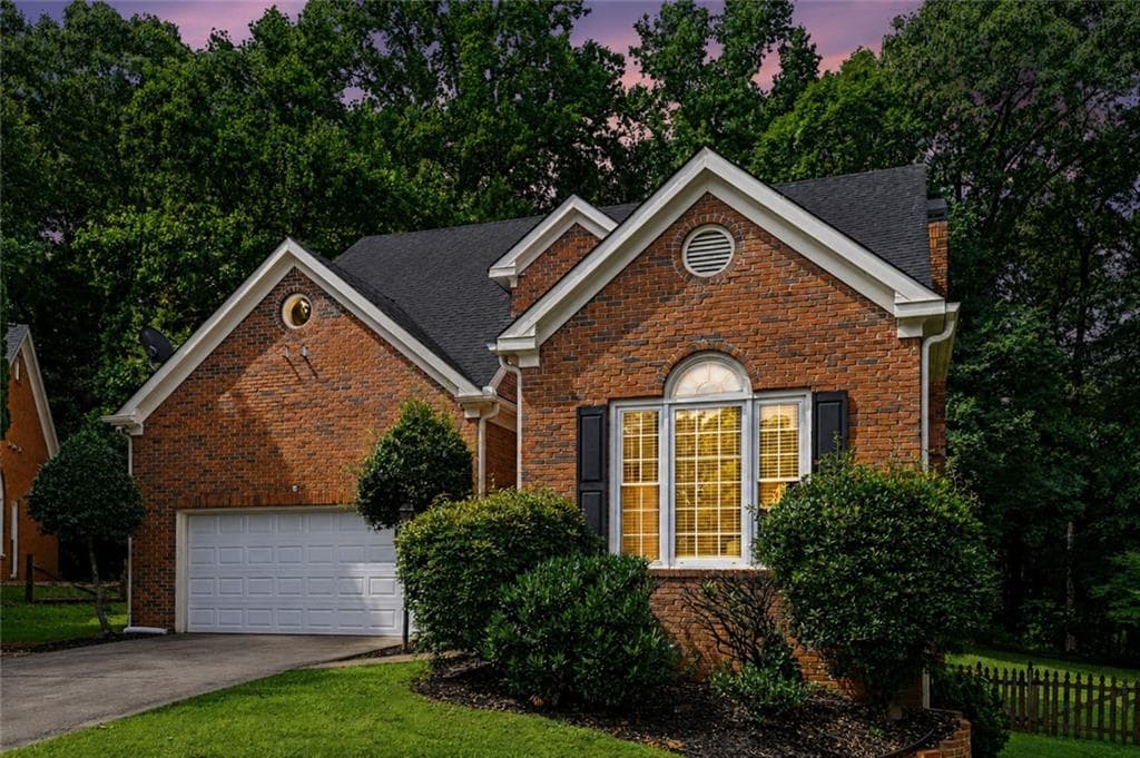 5 bedroom, 4 bathroom, 2,866 sq ft single family residence for sale at 2707 Glenrose Hill, Atlanta, GA 30341 — photo 3