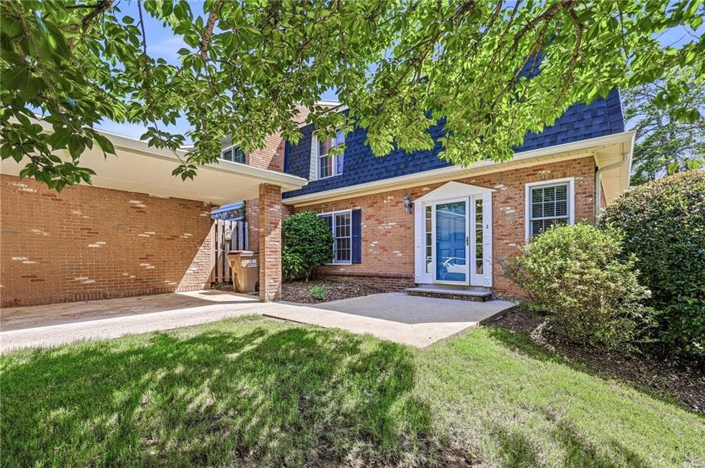 3 bedroom, 3 bathroom, 1,680 sq ft condominium for sale at 6500 Gaines Ferry Road D-6, Flowery Branch, GA 30542