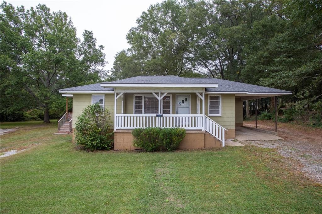 2 bedroom, 1 bathroom, 1,000 sq ft duplex for rent at 133 Nelson Street B, Monroe, GA 30655 for $1,475 a month — photo 1 of 21