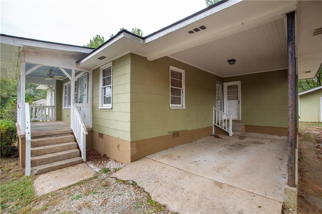 2 bedroom, 1 bathroom, 1,000 sq ft duplex for rent at 133 Nelson Street B, Monroe, GA 30655 for $1,475 a month — photo 2