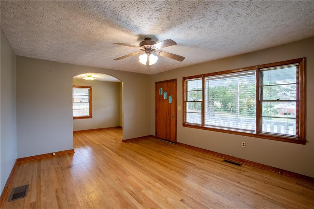 2 bedroom, 1 bathroom, 1,000 sq ft duplex for rent at 133 Nelson Street B, Monroe, GA 30655 for $1,475 a month — photo 3