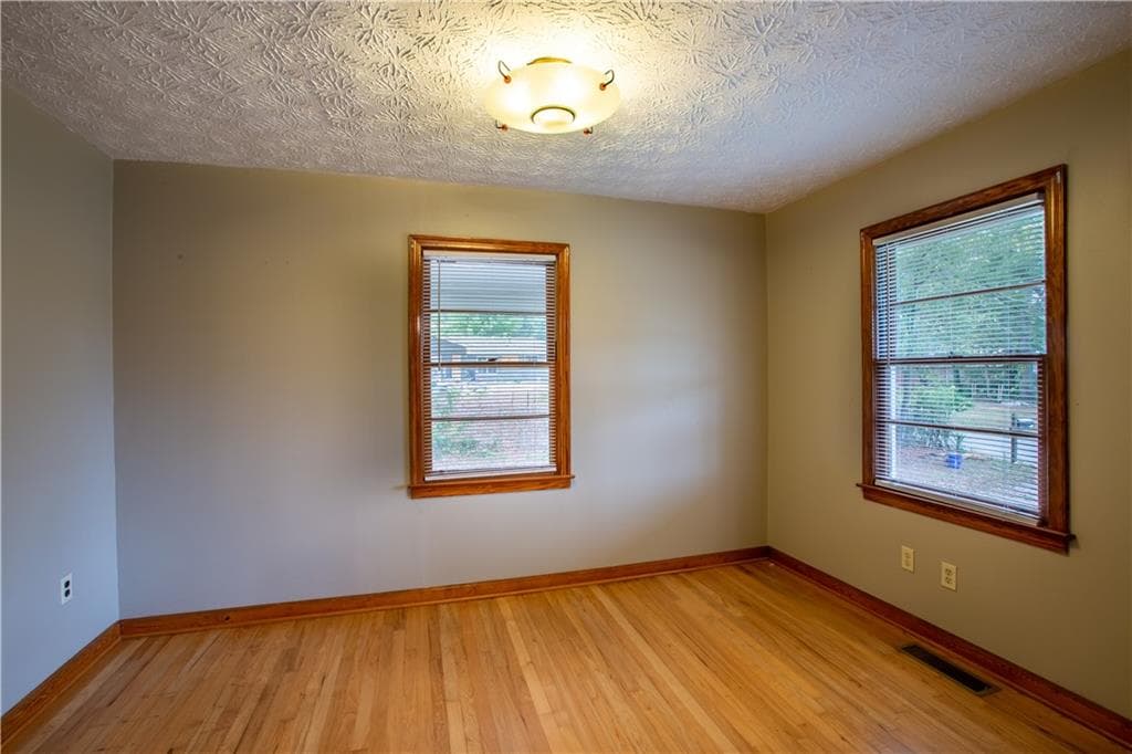 2 bedroom, 1 bathroom, 1,000 sq ft duplex for rent at 133 Nelson Street B, Monroe, GA 30655 for $1,475 a month — photo 9