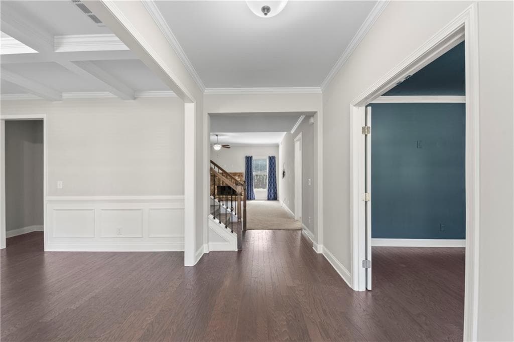 5 bedroom, 4 bathroom, 3,822 sq ft single family residence under contract at 5930 Mount Laurel Walk, Flowery Branch, GA 30542 — photo 8