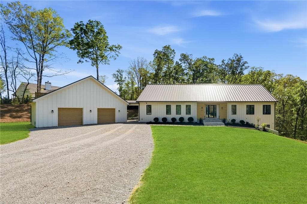 4 bedroom, 5 bathroom, 5,885 sq ft single family residence for sale at 498 Old Mount Carmel Road, Canton, GA 30114 — photo 2