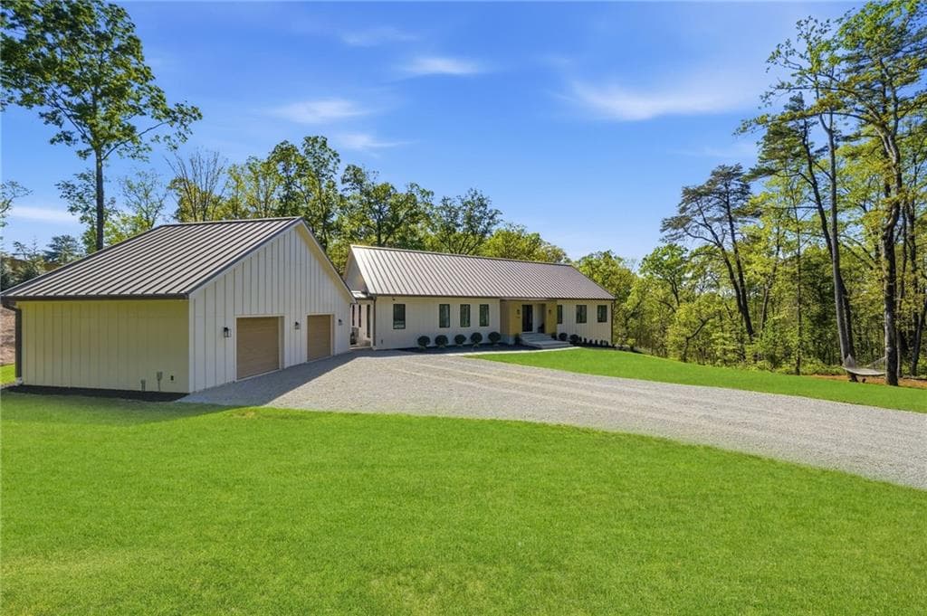 4 bedroom, 5 bathroom, 5,885 sq ft single family residence for sale at 498 Old Mount Carmel Road, Canton, GA 30114 — photo 5