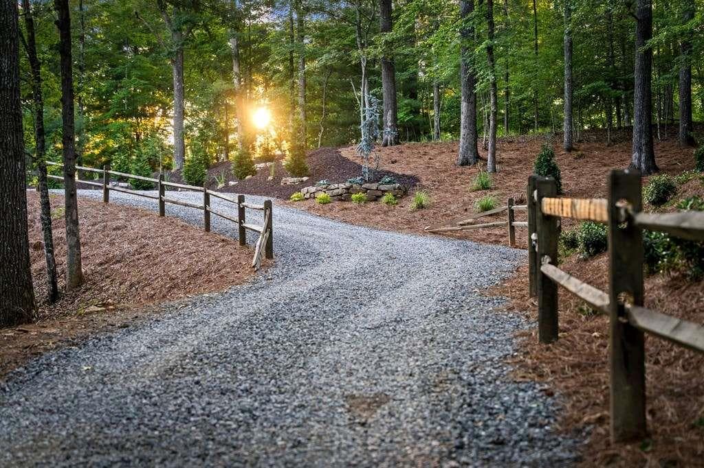 4 bedroom, 3 bathroom, 2,464 sq ft single family residence for sale at 241 Wolf Creek Mountain Road, Mineral Bluff, GA 30559 — photo 5