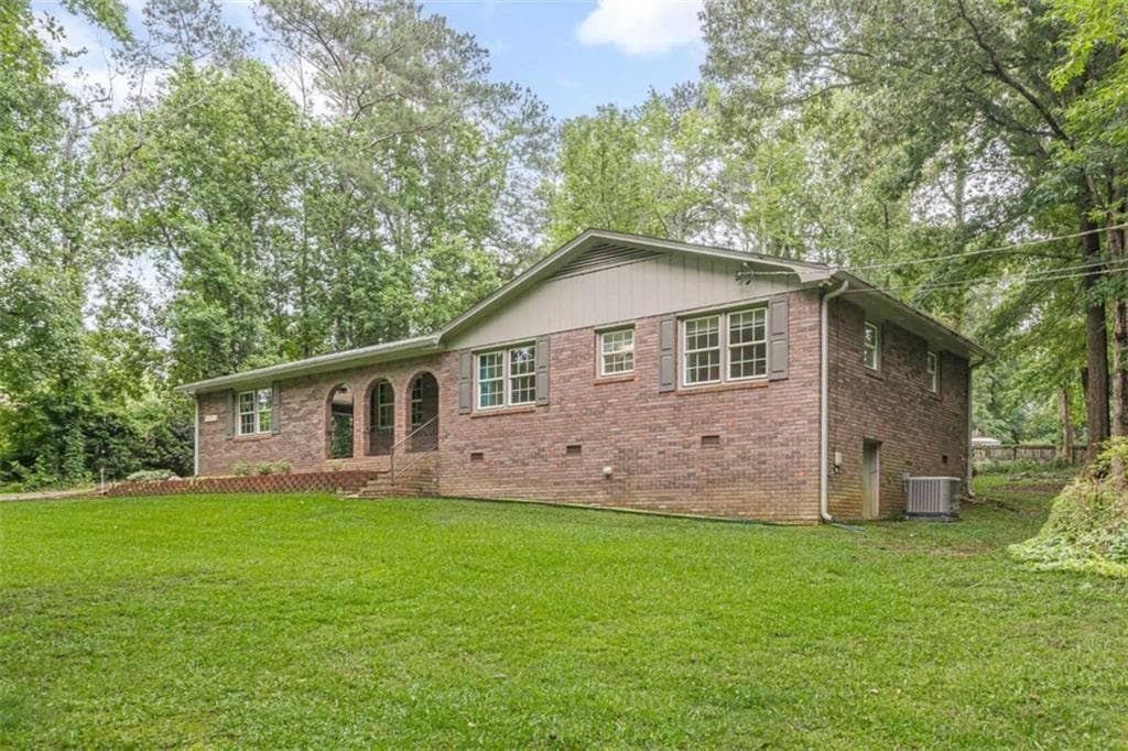 2 bedroom, 2 bathroom, 1,459 sq ft single family residence for sale at 5458 Christi Drive, Douglasville, GA 30135 — photo 2