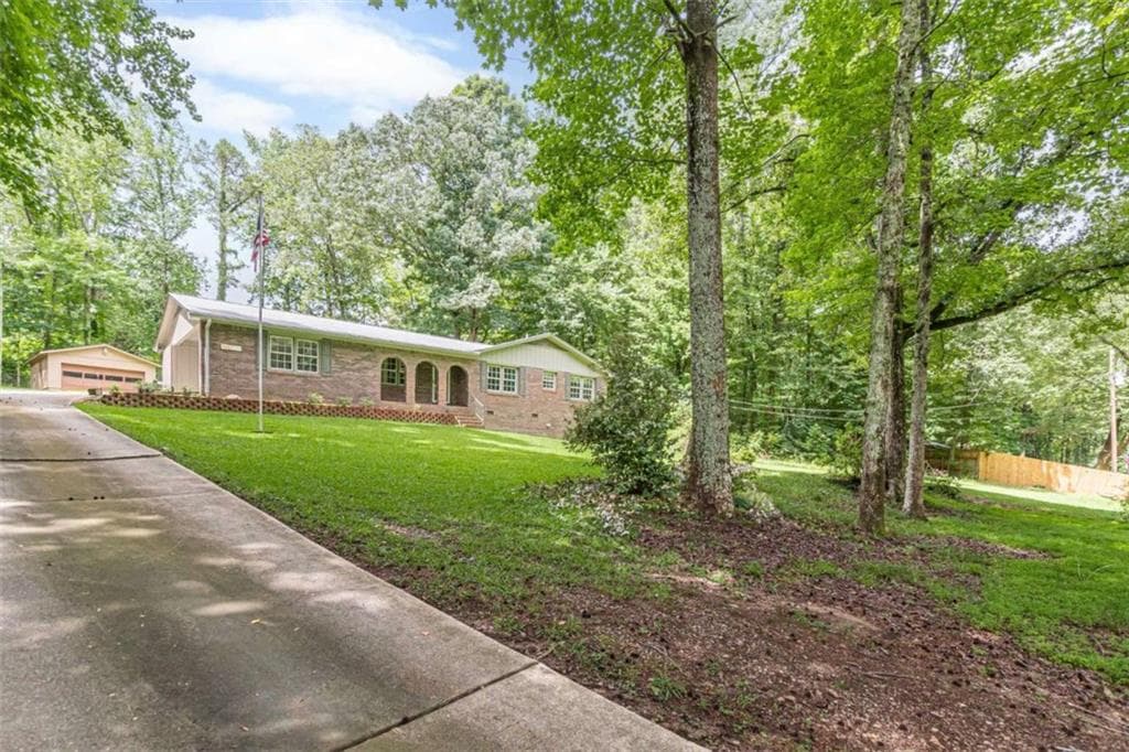 2 bedroom, 2 bathroom, 1,459 sq ft single family residence for sale at 5458 Christi Drive, Douglasville, GA 30135 — photo 5