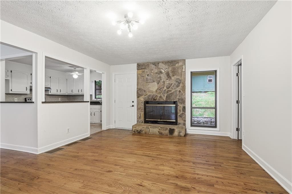 3 bedroom, 2 bathroom, 2,629 sq ft single family residence for sale at 3634 N Hampton Drive, Kennesaw, GA 30144 — photo 3