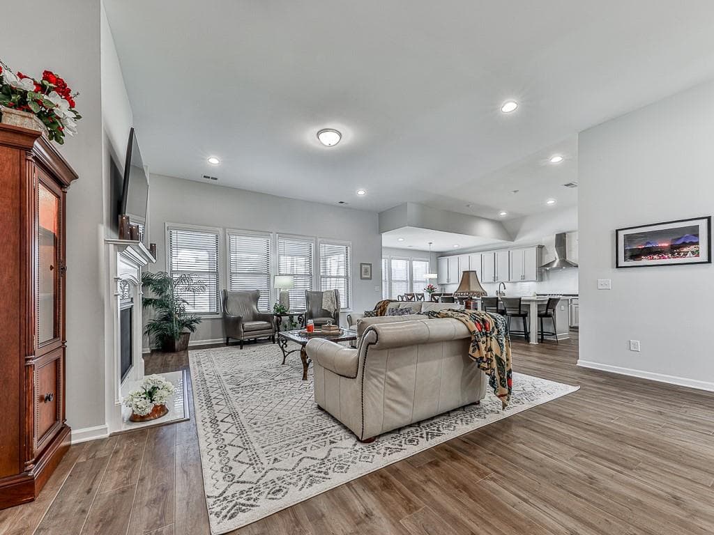 4 bedroom, 3 bathroom, 2,826 sq ft single family residence for sale at 456 Northside Drive, Canton, GA 30115 — photo 8