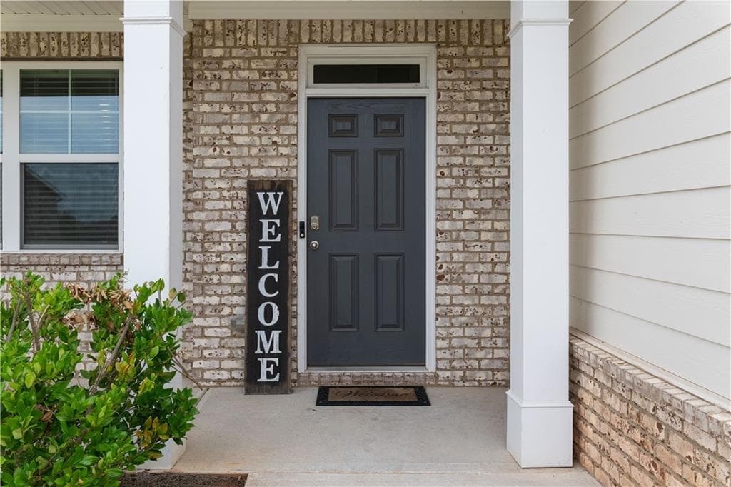 5 bedroom, 4 bathroom, 2,752 sq ft single family residence for sale at 245 Canberra Way, Locust Grove, GA 30248 — photo 2