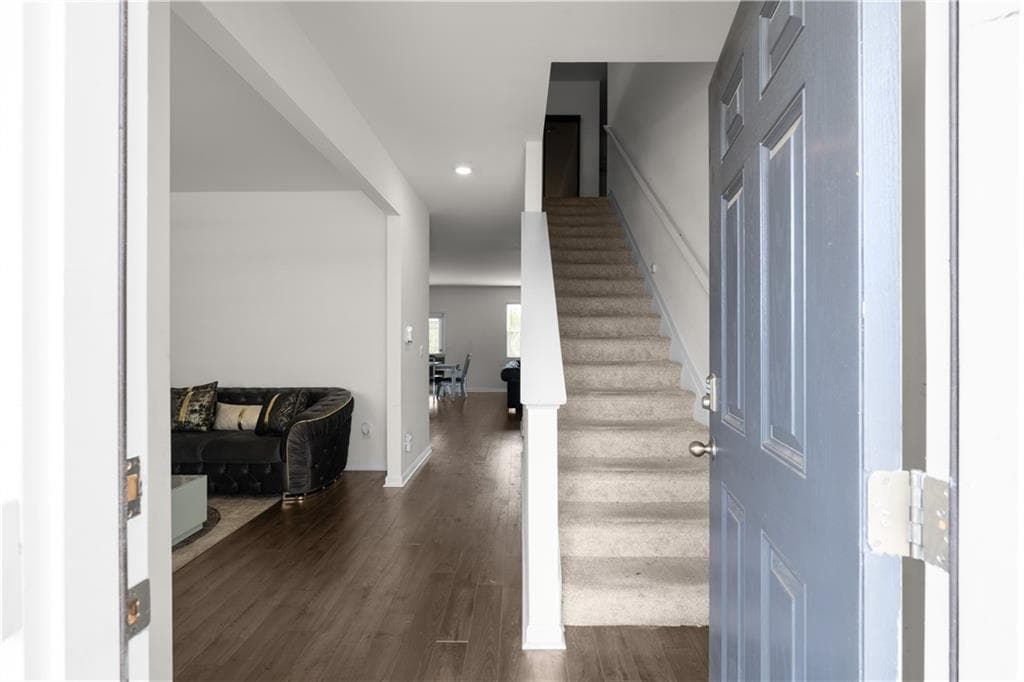 5 bedroom, 4 bathroom, 2,752 sq ft single family residence for sale at 245 Canberra Way, Locust Grove, GA 30248 — photo 3