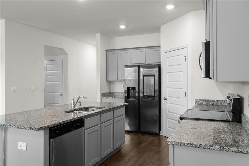 5 bedroom, 4 bathroom, 2,752 sq ft single family residence for sale at 245 Canberra Way, Locust Grove, GA 30248 — photo 6