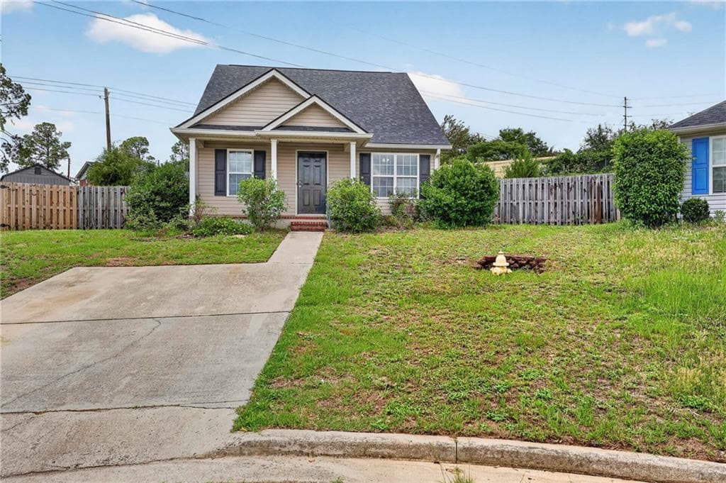 2 bedroom, 2 bathroom, 1,118 sq ft single family residence for sale at 2123 Whitney South Drive, Augusta, GA 30904